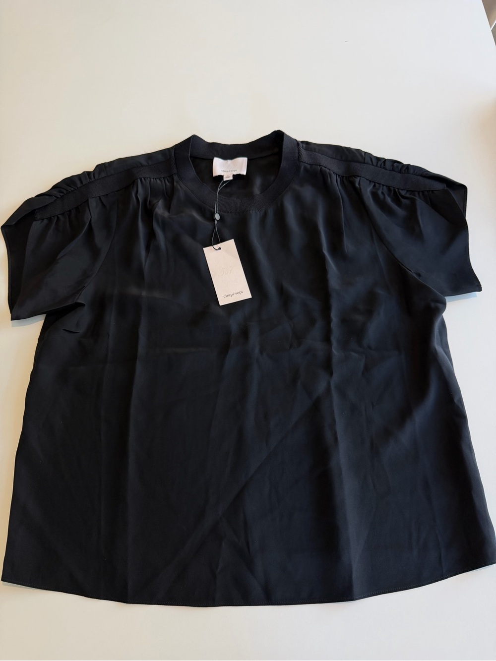cinq a sept Black Short-Sleeve Gathered Shoulder Blouse 100% Silk size M
